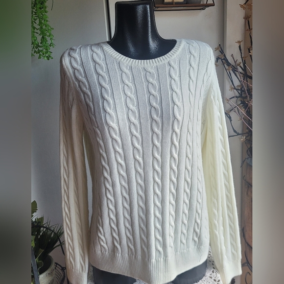 Jessica Sweaters - Jessica white cable knit sweater Sz.L